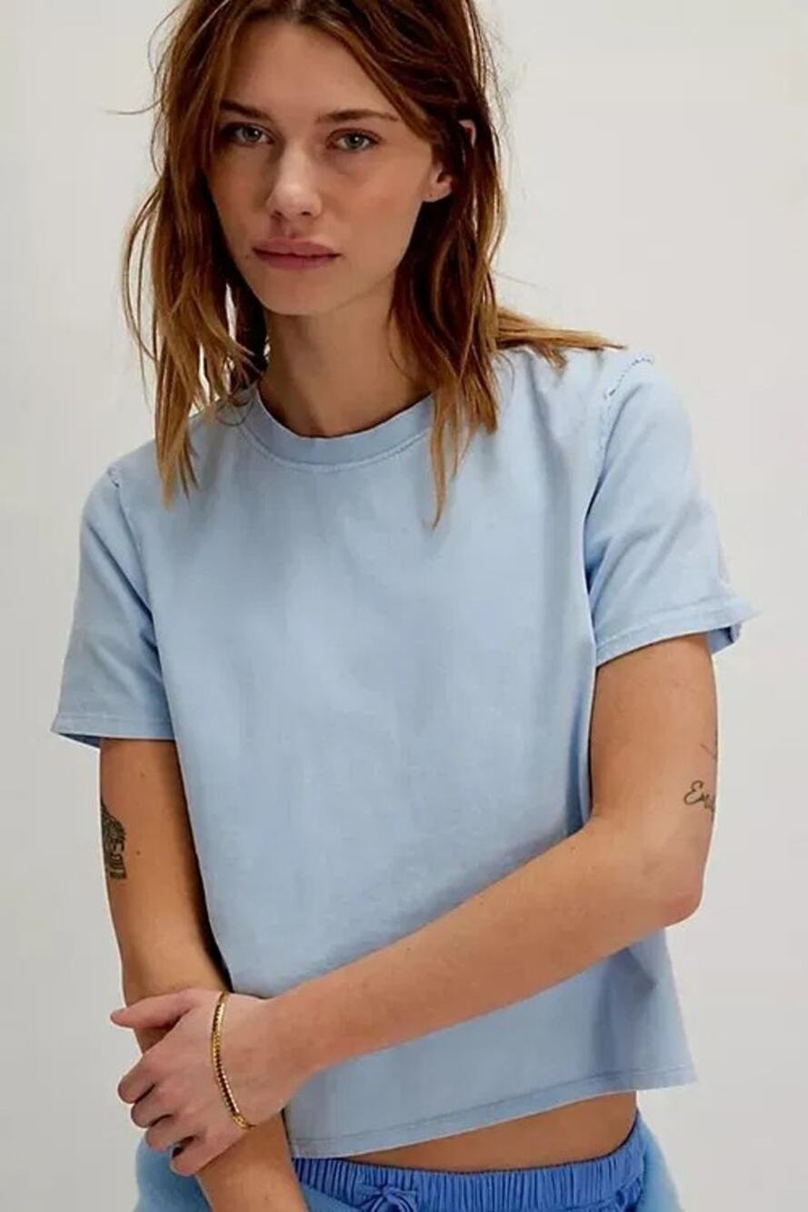 We The Free People Womens Medium Blue Everyday Cropped T Shirt Streetwear C7-4